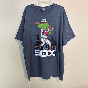 Sox Gildan Dark Gray Heavy Cotton Graphic T-Shirt Tee Men Size XL